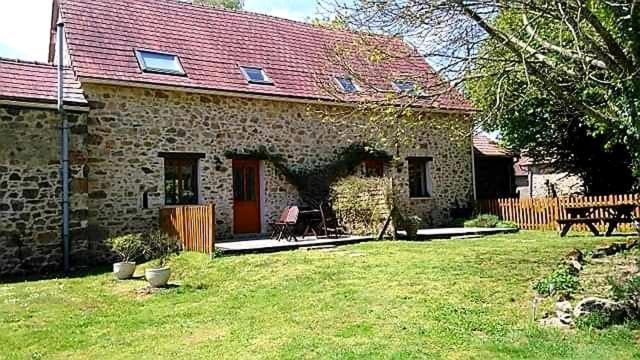 Gite Du Sorbier Le Chalard Exteriér fotografie